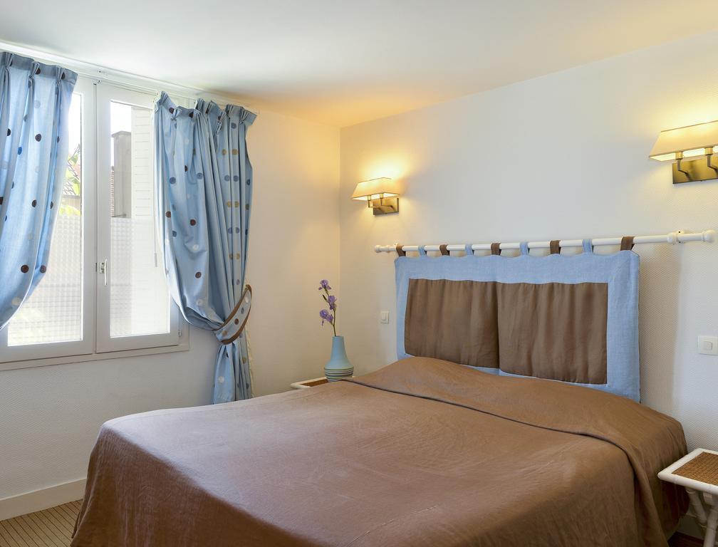 Logis Auberge Du Centre Chitenay Exterior photo